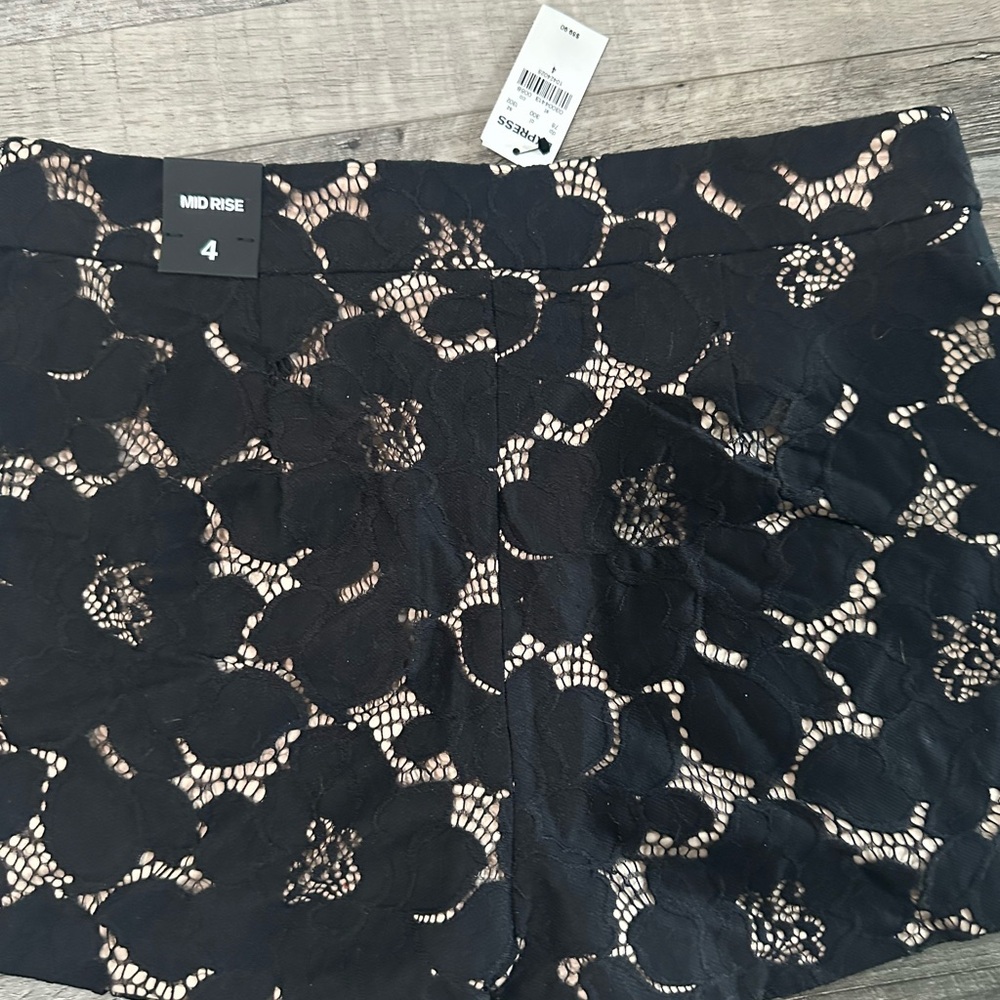 Express Black Lace Mid-Rise Women's Shorts